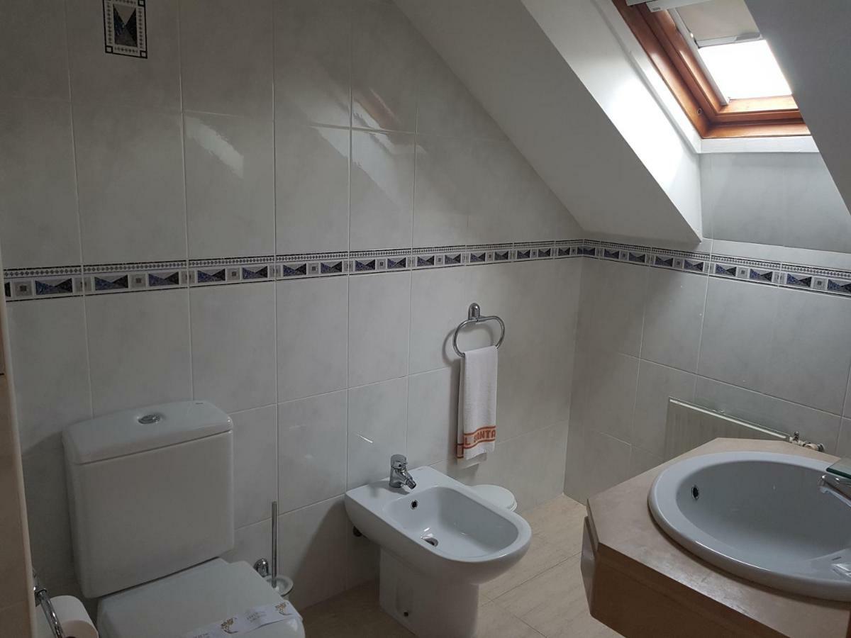 Hostal Santa Maria Cacabelos  Zewnętrze zdjęcie